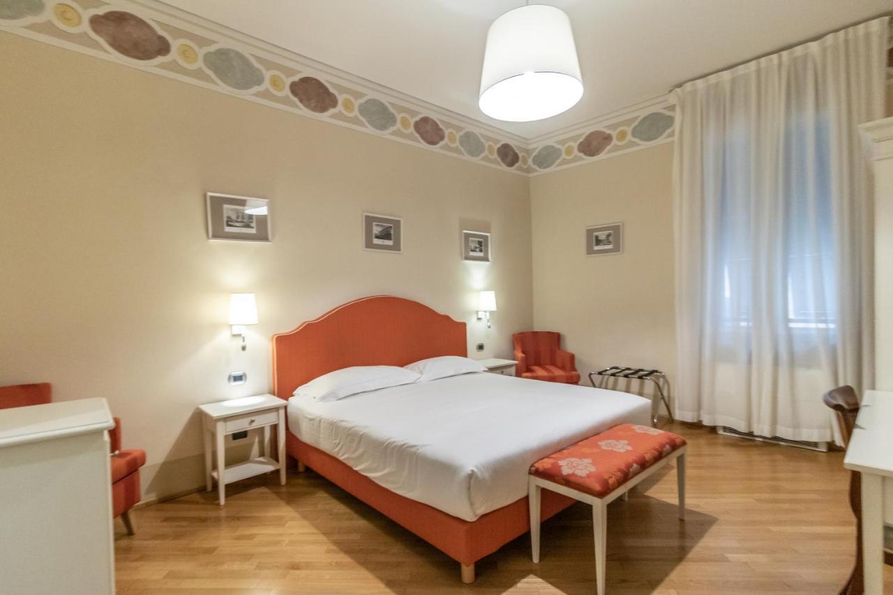 בולוניה Casa Isolani Luxury Rooms Piazza Maggiore מראה חיצוני תמונה