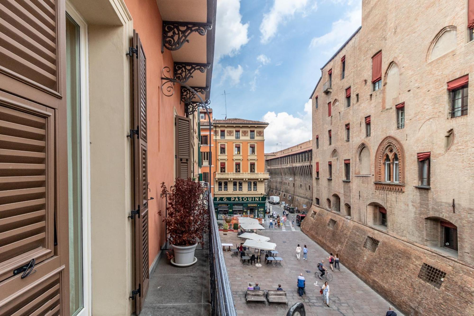בולוניה Casa Isolani Luxury Rooms Piazza Maggiore מראה חיצוני תמונה