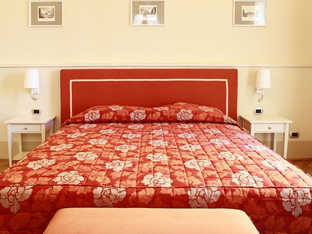 בולוניה Casa Isolani Luxury Rooms Piazza Maggiore מראה חיצוני תמונה